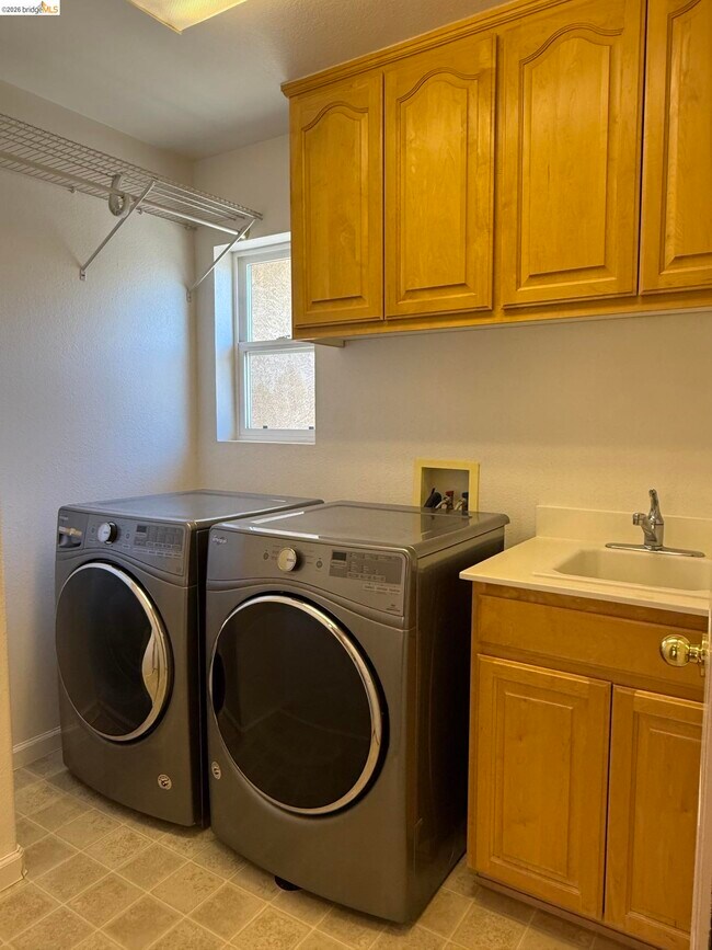 Building Photo - 533 Stirling Ct