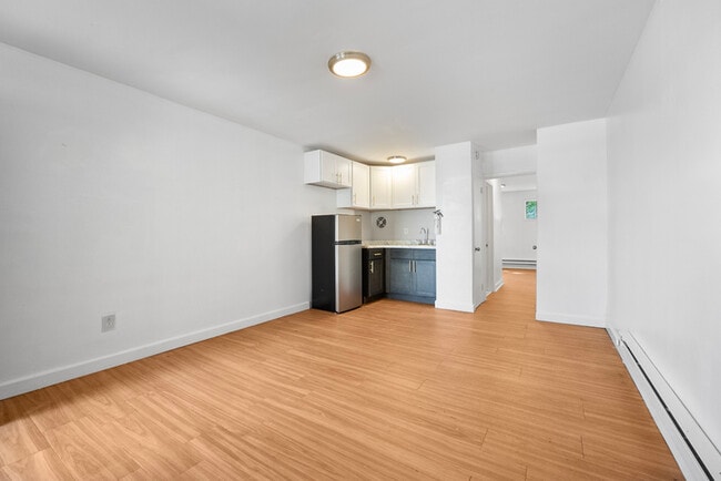 Primary Photo - 2020 Woodlynne Ave