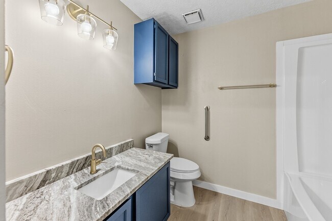 Building Photo - 2521 Crosstimbers Dr