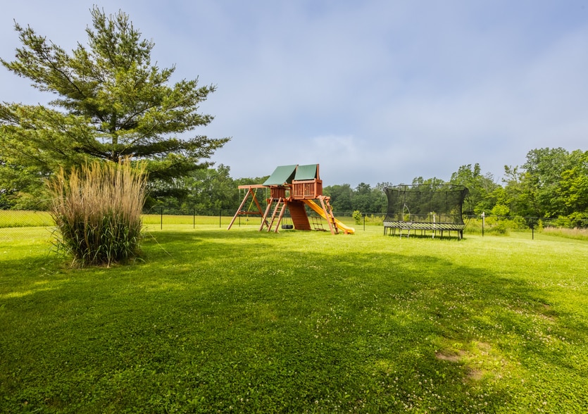 Building Photo - 1820 N 1100 E