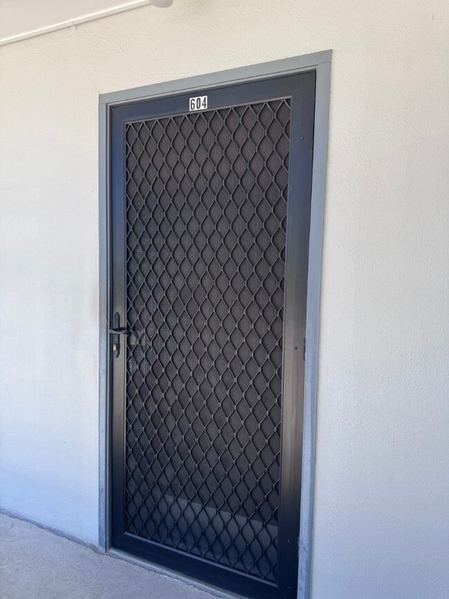 Building Photo - 1 Bed/1 Bath/1 Parking - Makiki area, clos...