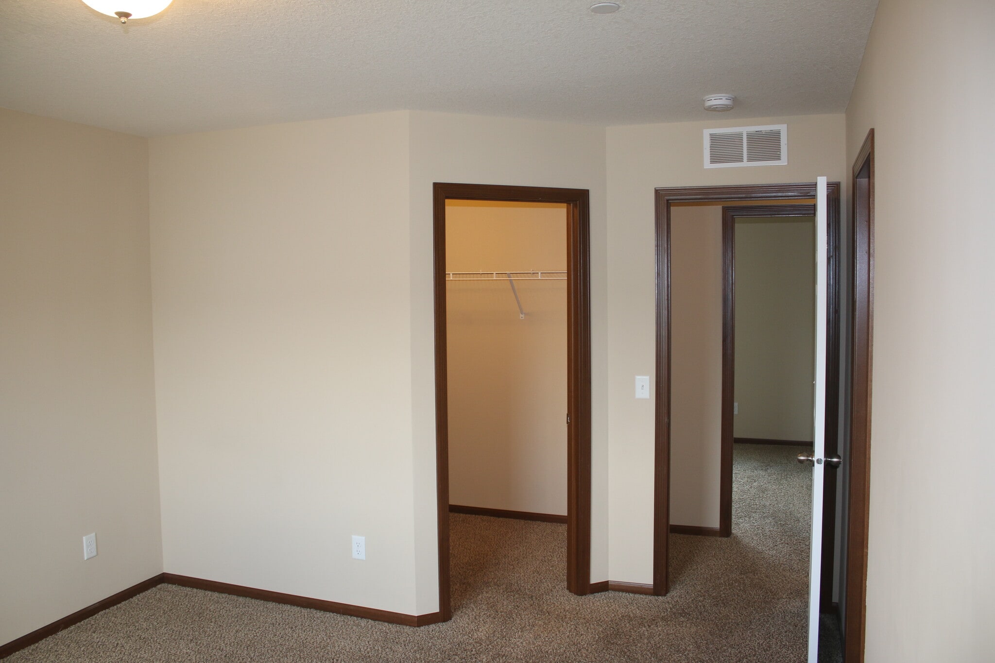 MB walk-in closet - 5178 Foxfield Dr NW