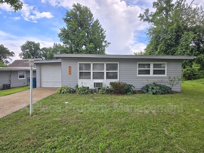 Primary Photo - 8444 Engler Ave