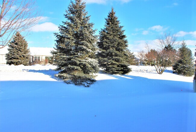 Building Photo - 12392 Wedgemere Dr