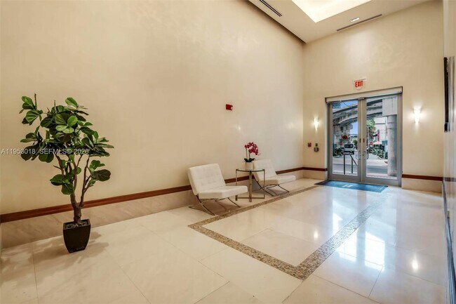 Building Photo - 1050 Brickell Ave