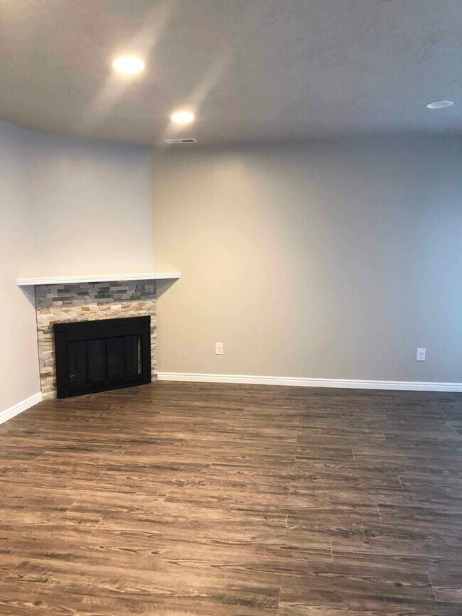 Building Photo - Beautiful Salt Lake City Condo for rent!