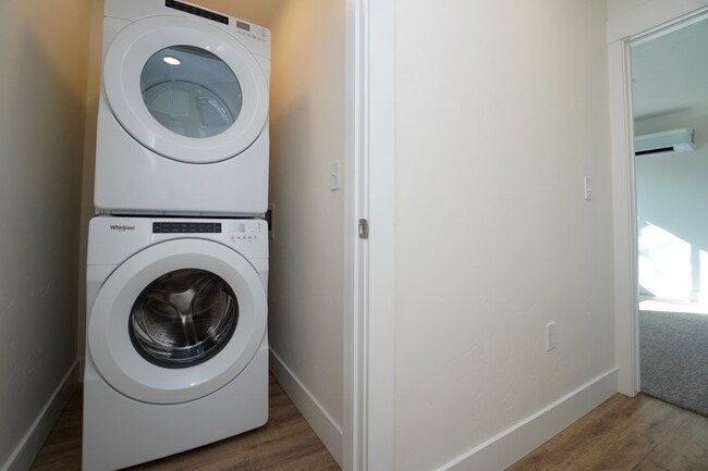 Building Photo - 4613 Iota St