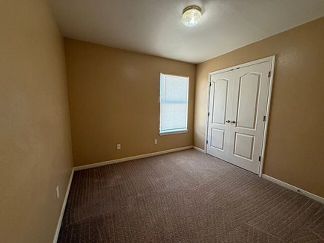 Building Photo - 711 Apartments
