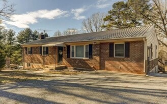 Building Photo - 246 Poor House Rd