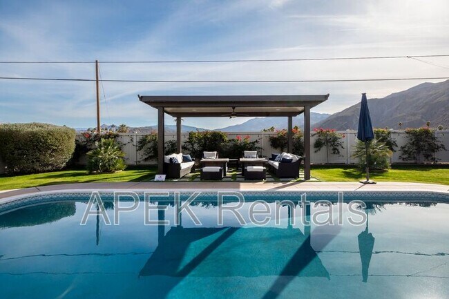 Building Photo - 477 E Vía Colusa