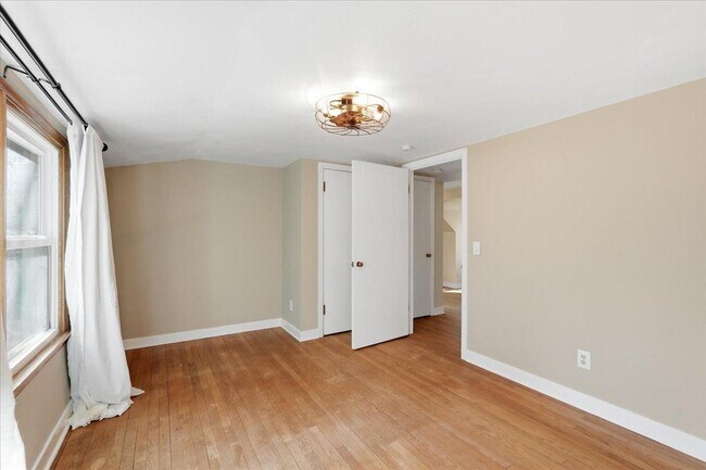 Building Photo - 313 S Midvale Blvd