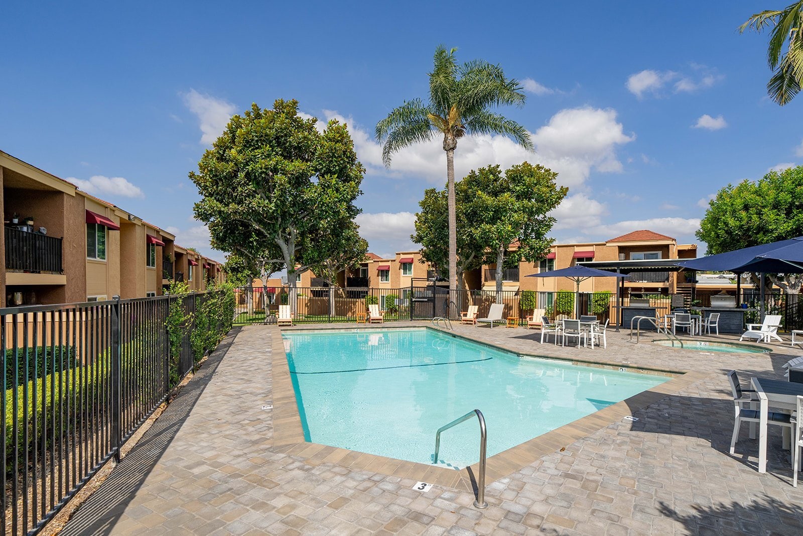 Building Photo - 1440 Oak Dr