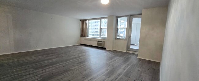Building Photo - 4250 N Marine Dr