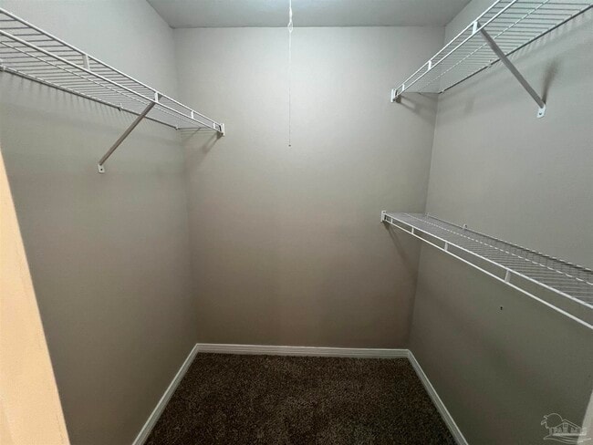 Building Photo - 9485 Sunnehanna Blvd