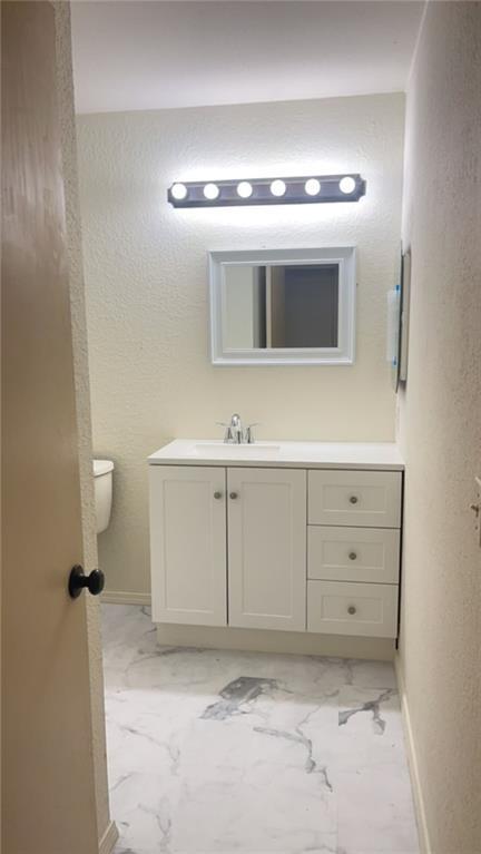 Building Photo - 10 Evans Ln