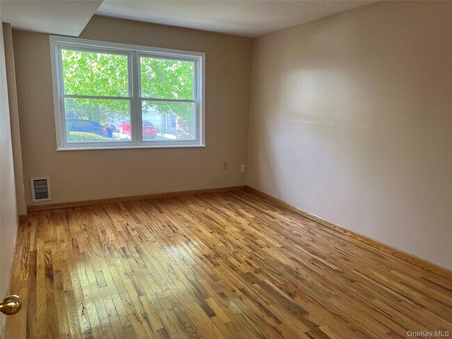 Building Photo - 16-05 Bell Blvd