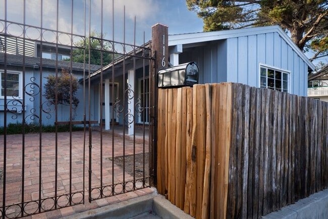Building Photo - Thoughtfully Updated 2 bedroom Home in Pacific Grove