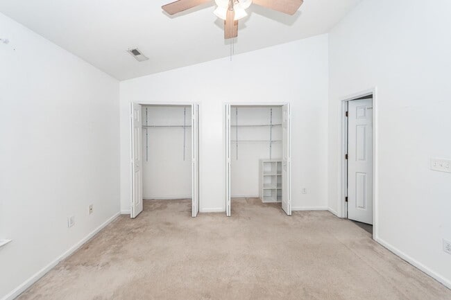 Building Photo - 2 Bedroom, 1.5 Bathroom Townhome - Charleston