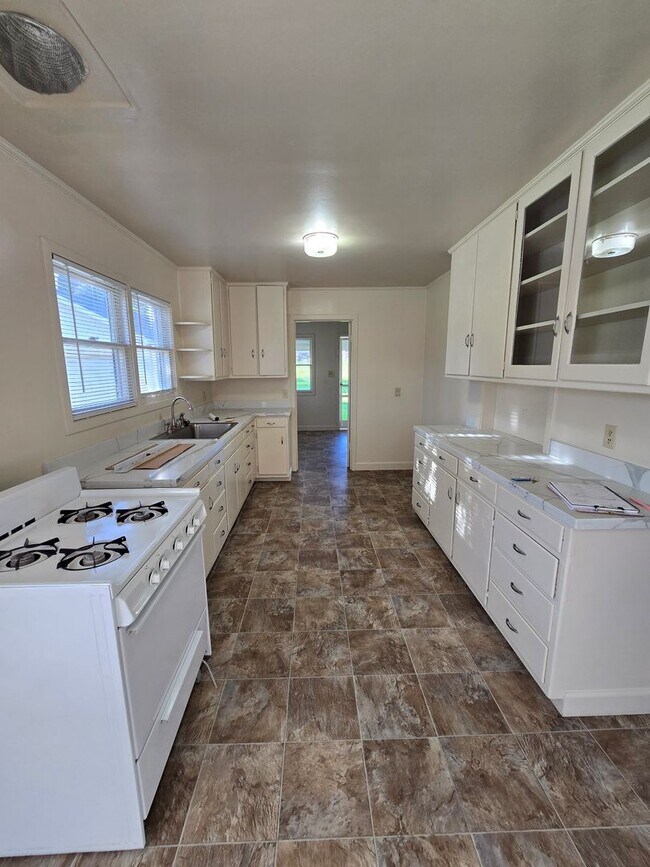 Building Photo - Remodeled single story home in El Sobrante, CA ...