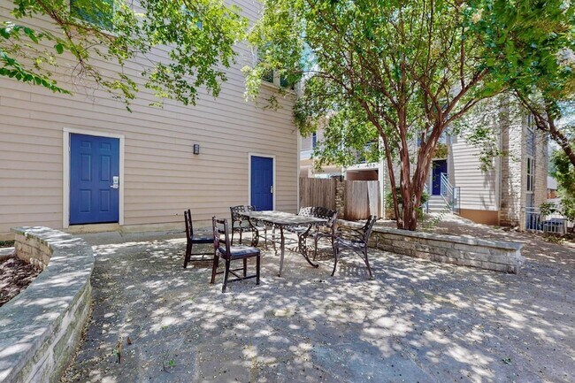 Building Photo - 2414 Longview St