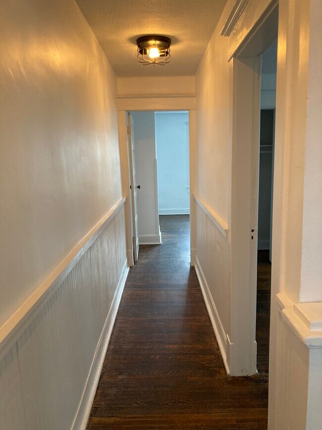 Building Photo - 328 E 12th St