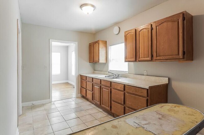 Building Photo - 1000 46th St Ensley