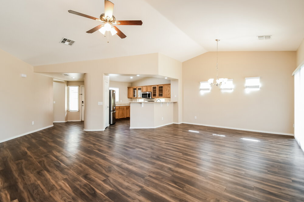 Building Photo - 2540 W Silver Streak Way