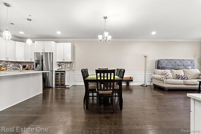 Building Photo - 5570 Arbor Chase Dr