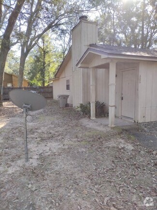 Building Photo - 323 E Olive Rd