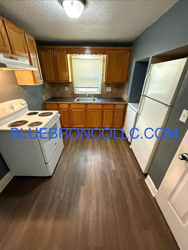 Building Photo - Cozy 1 bedroom house with a lot to offer