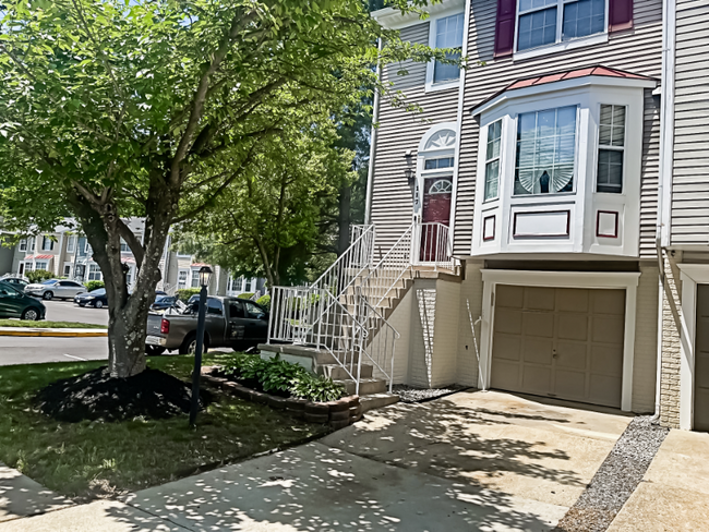 Building Photo - 117 College Station Dr