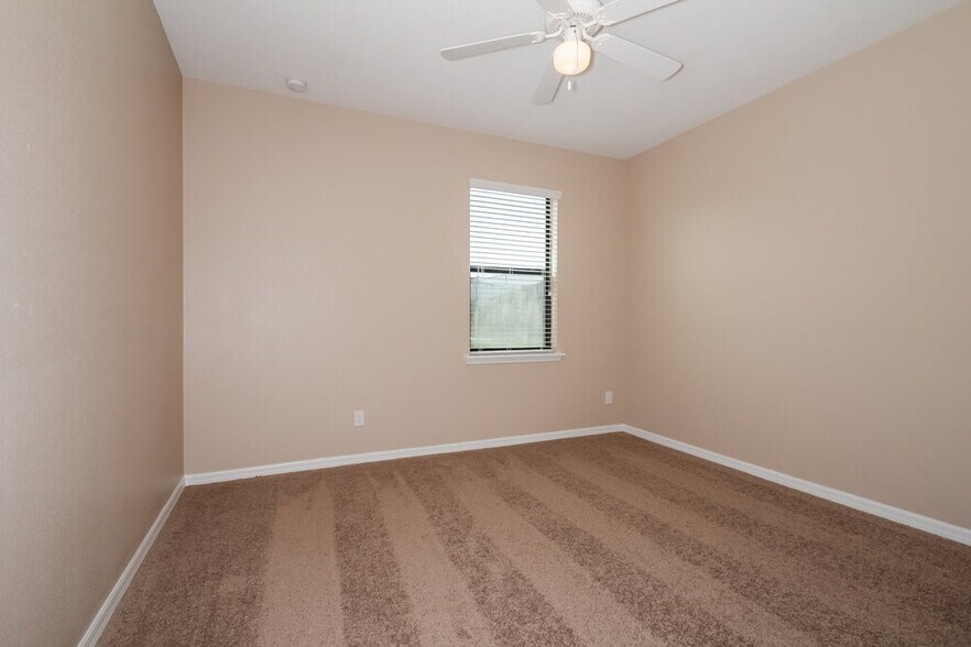 Building Photo - 10716 55th Ct E