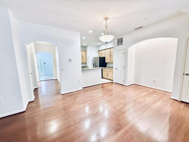 Building Photo - 2983 Ashland Ln S