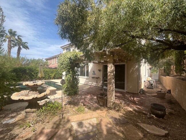 Building Photo - Discover this Gem w/sparkling pool & spa!