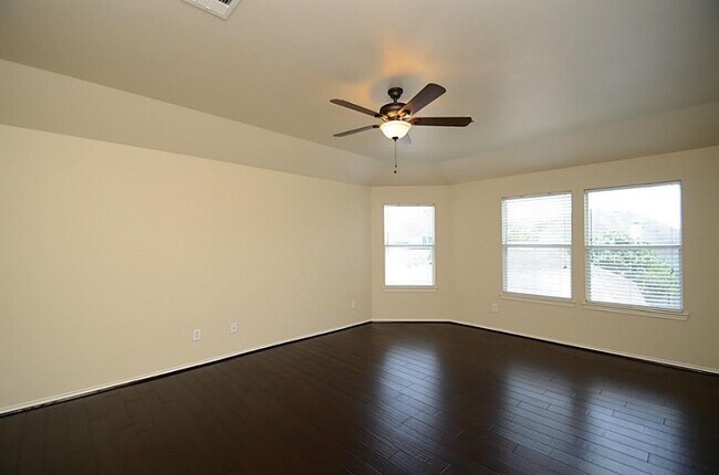 Building Photo - 5002 Hearth Hollow Ln