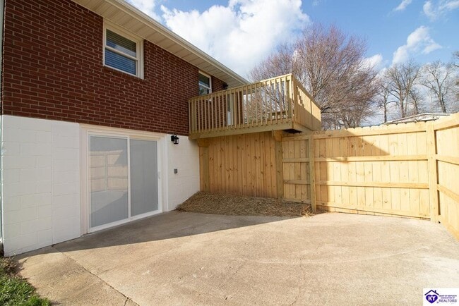 Building Photo - 187 Manley Ave
