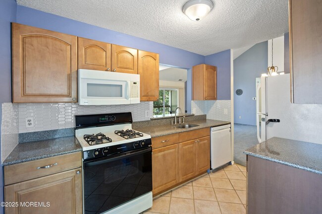 Building Photo - 2504 Lighthouse Ln