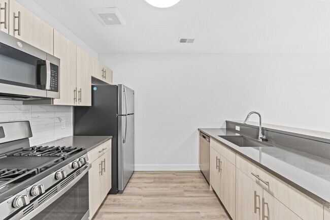 Building Photo - 416 Highland Ave
