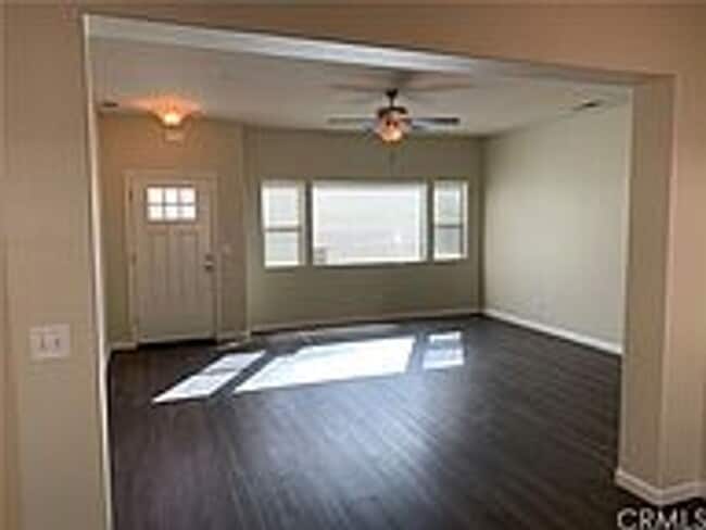 Building Photo - BEAUTIFUL  3  BEDROOM 2 BATH  HOME!