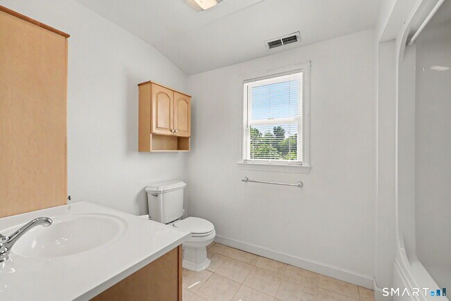 Building Photo - 21 Victory Ct