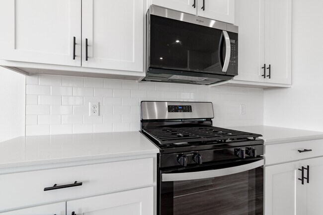 Building Photo - 587 W Gosling Isle