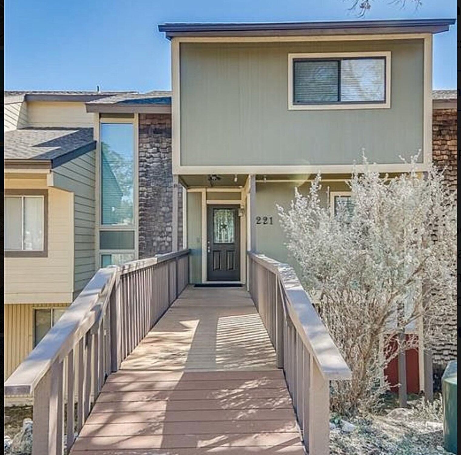 Building Photo - 221 Venture Blvd S