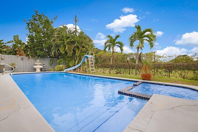 Building Photo - 4422 Brandywine Dr