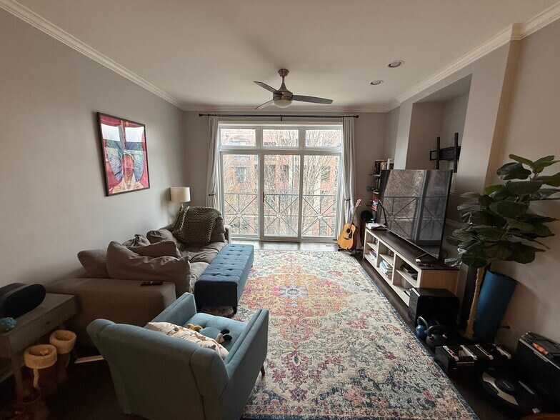 Building Photo - 2117 W Rice St