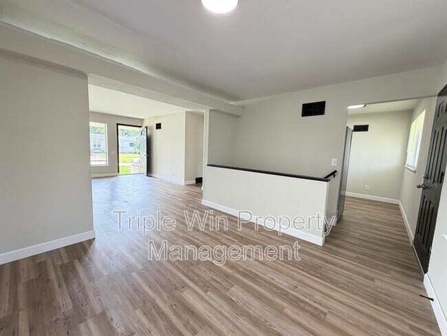 Building Photo - 2257 Luxmore Dr