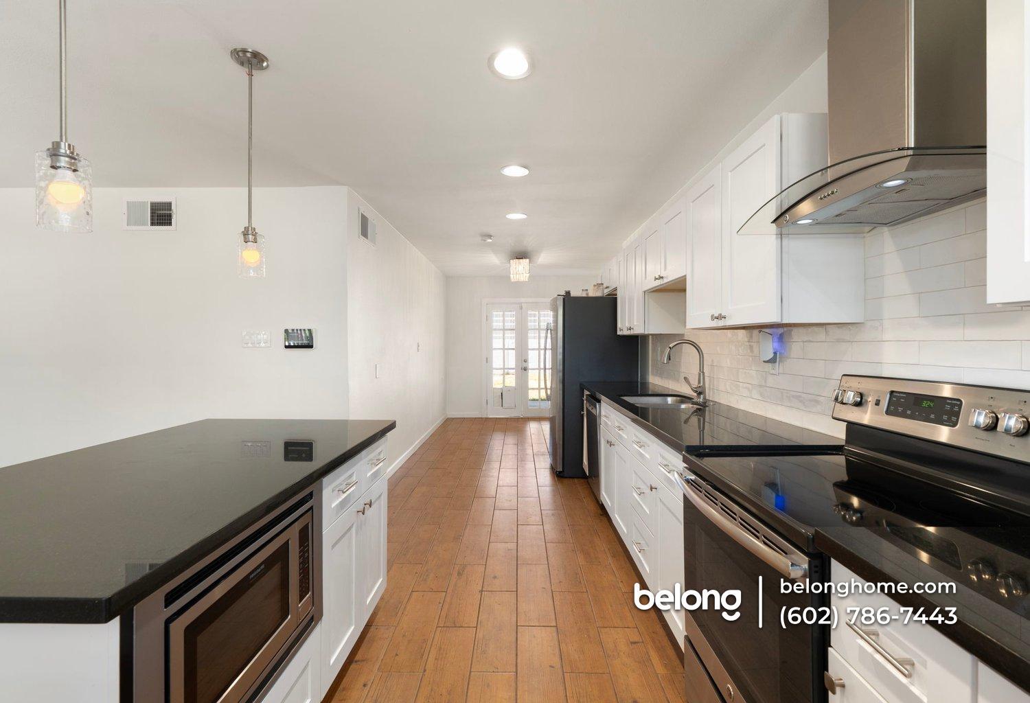Building Photo - 3313 N 43rd Pl