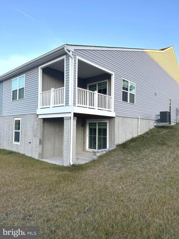 Building Photo - 117 Dunster St