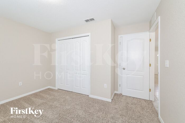 Building Photo - 933 Gascony Ct