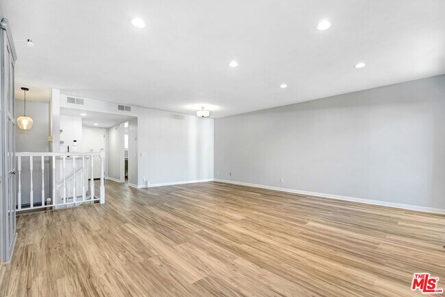 Building Photo - 4415 Saugus Ave