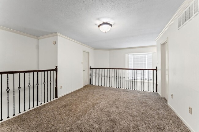 Building Photo - 2800 Jeanetta St